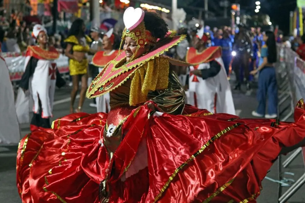 Carnaval 2026 em Juiz de Fora: veja os horários dos desfiles das escolas de samba