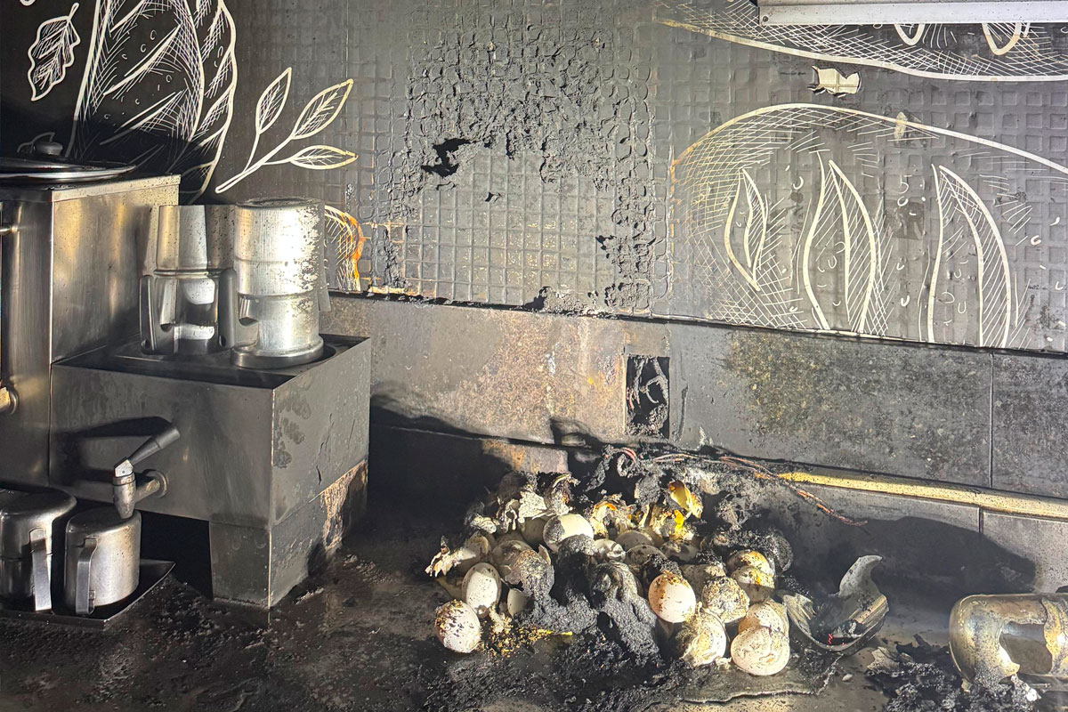 incendio-padaria-bombeiros.jpg2