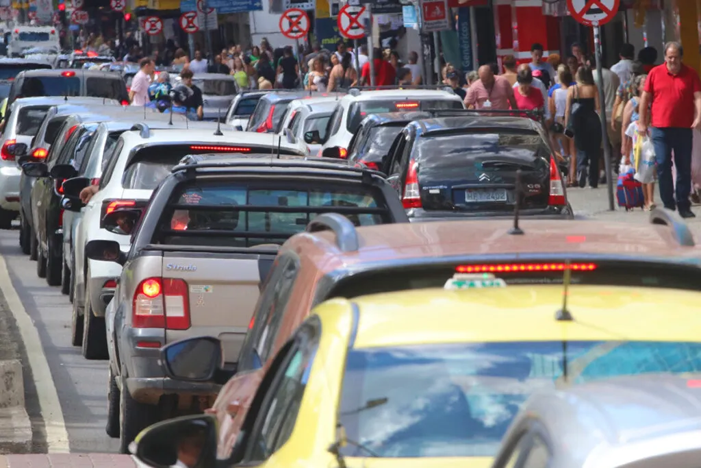 Mesmo com frota tributável 26% menor, IPVA 2026 deve render R$ 331 milhões em Juiz de Fora 2 ipva juiz de fora