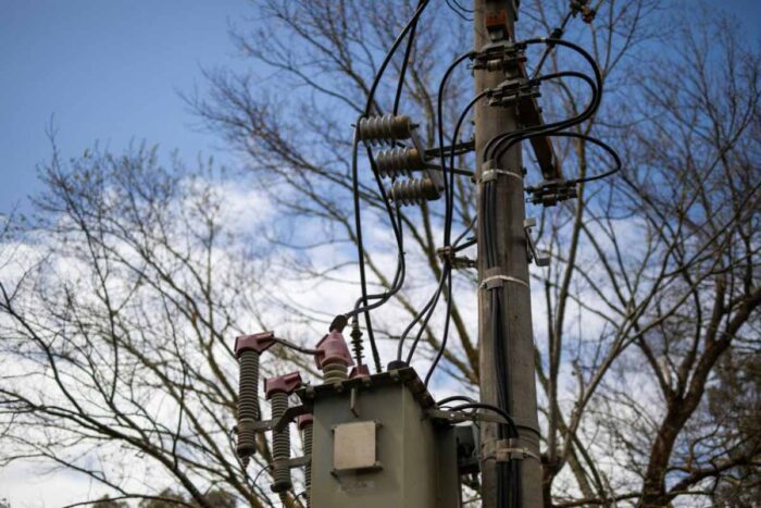 Justiça nega indenização por acidente com rede elétrica em sacada de imóvel 1 Justiça nega indenização por acidente com rede elétrica em sacada de imóvel