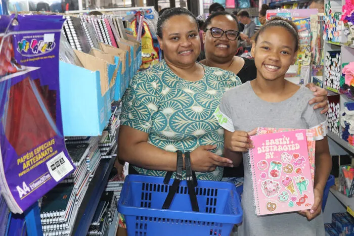 Volta às aulas aumenta compras em lojas físicas e leva papelarias a estender horário em Juiz de Fora 2 Volta às aulas aumenta compras em lojas físicas e leva papelarias a estender horário em Juiz de Fora