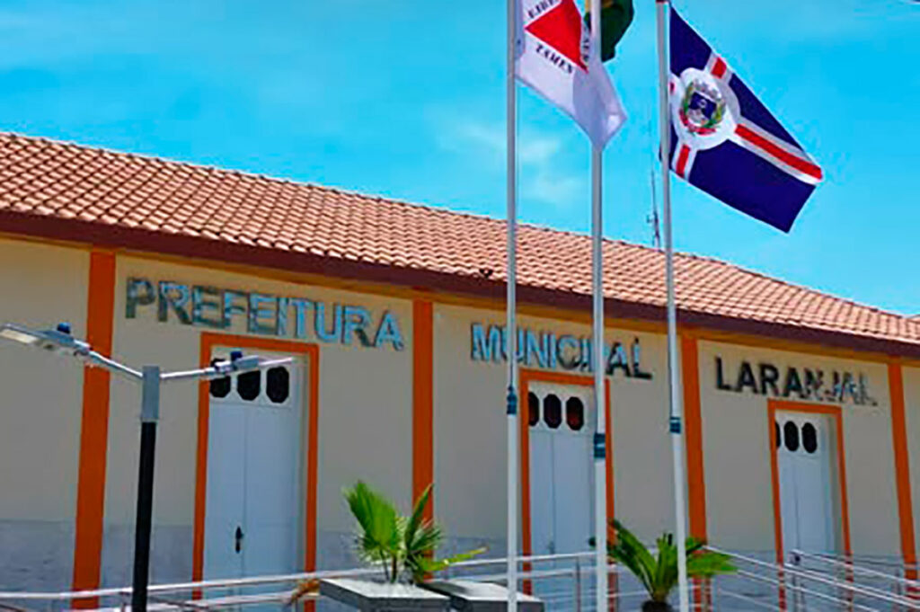 Ex-prefeito de cidade da região é condenado por apropriação indevida em estacionamento público 1 Ex-prefeito de Laranjal é condenado por apropriação indevida em estacionamento público