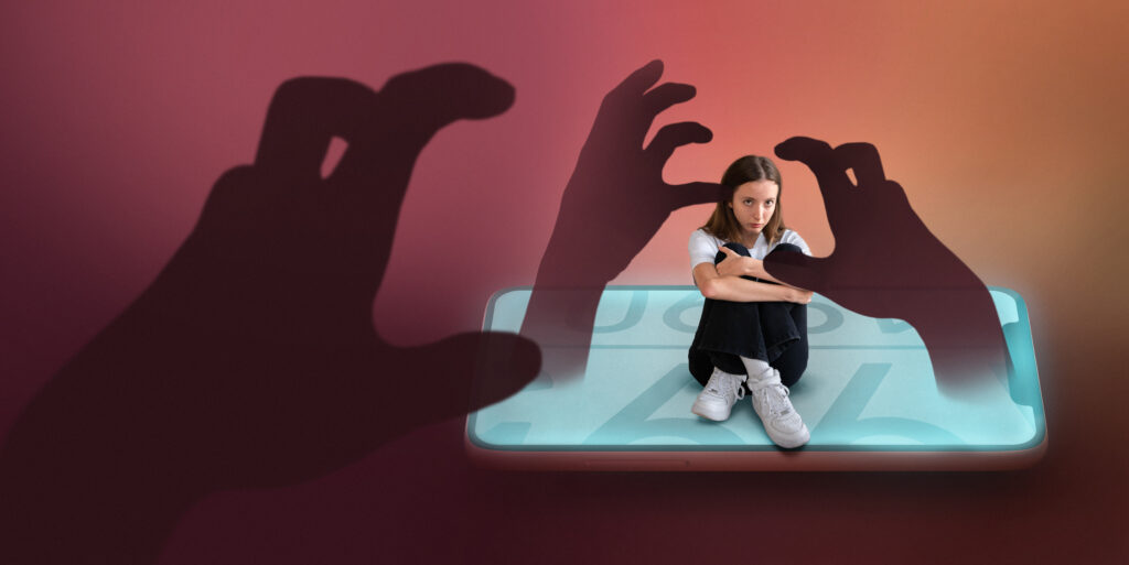 Exposição de crianças e adolescentes nas redes sociais e suas consequências jurídicas 2 teenager being cyberbullied smartphone