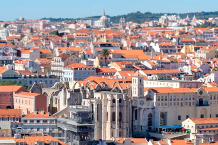 Turismo em Portugal e Seus Efeitos na Economia Local 1 turismo portugal mtg e negocios.jpg2