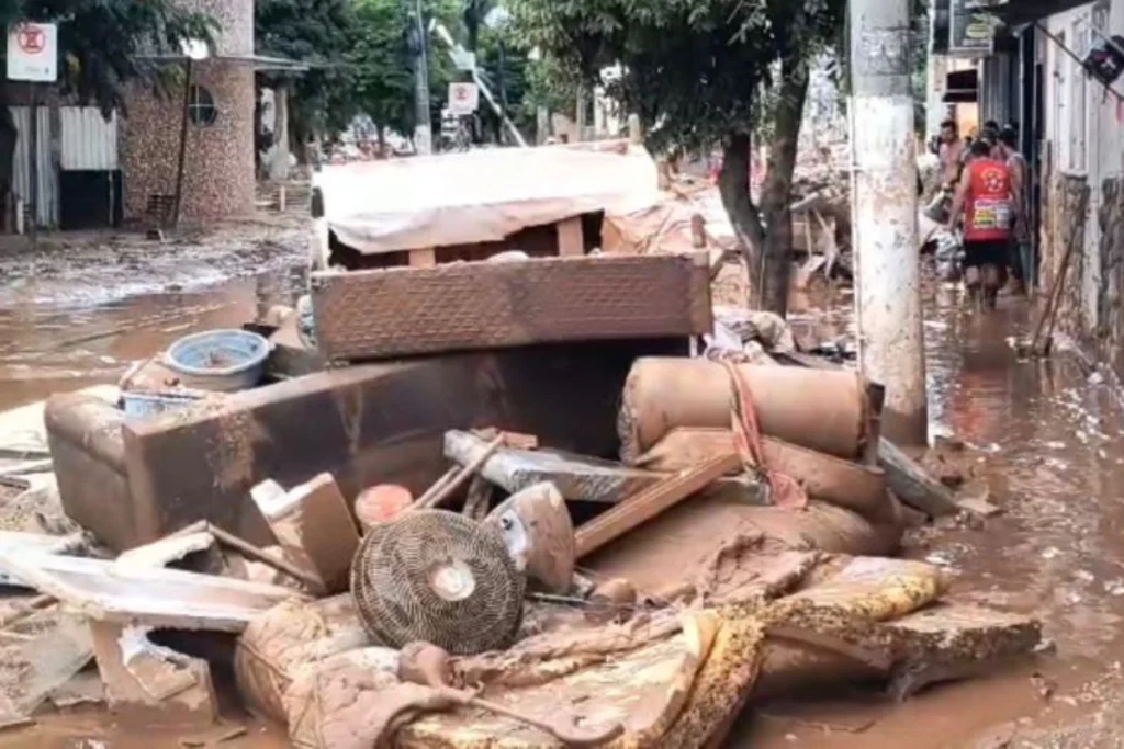 50 pessoas ficaram ilhadas após enchentes em Ubá; Prefeitura divulga balanço de ocorrências após temporal de quinta 1 enchetes ubá