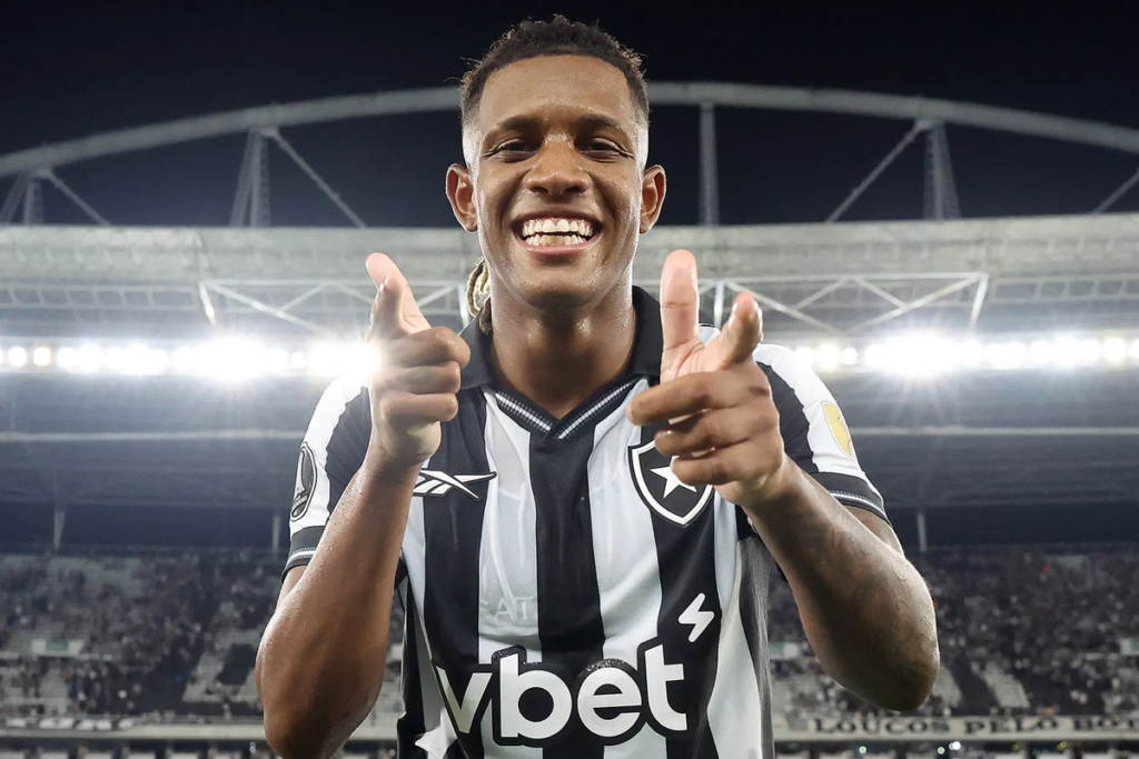 Danilo decide na Pré-Libertadores e vive início de temporada mais goleador no Botafogo