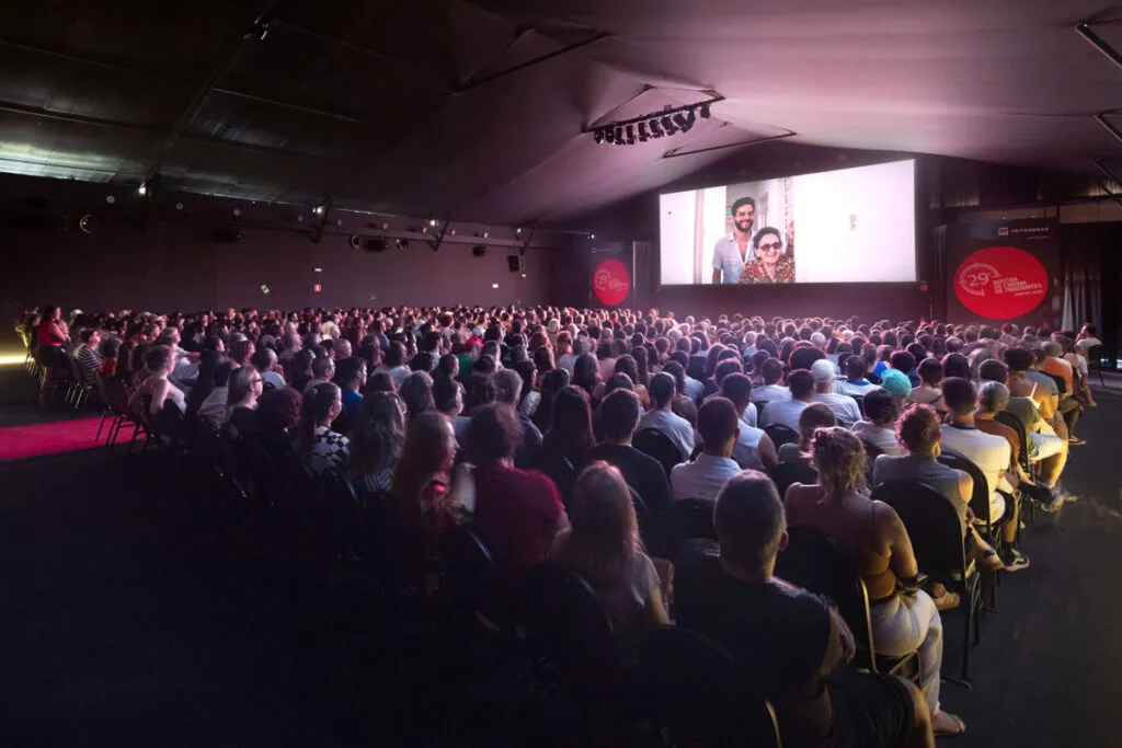 ‘O agente secreto’ reúne 60 atores, incluindo segurança do set, zelador do prédio e amiga do preparador de elenco 2 o agente secreto leonardo lacca mostra de tiradentes de tiradentes