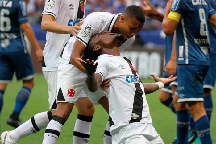 Campeão brasileiro pelo Cruzeiro e ex-Vasco anuncia aposentadoria