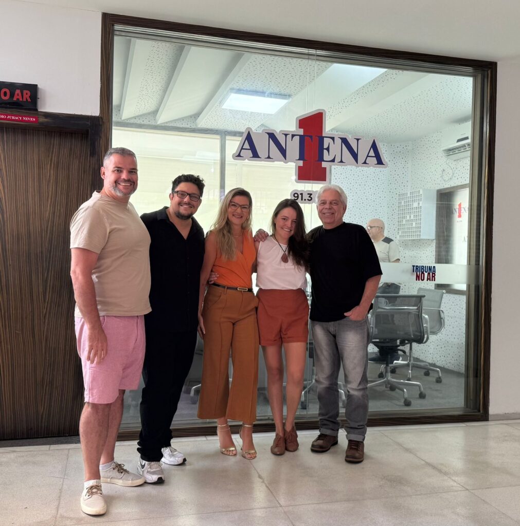 Tribuna Cast