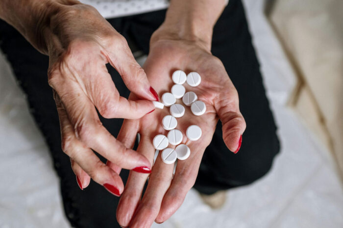 Estudo aponta que uso diário de aspirina não previne câncer colorretal em idosos 1 aspirina contra câncer