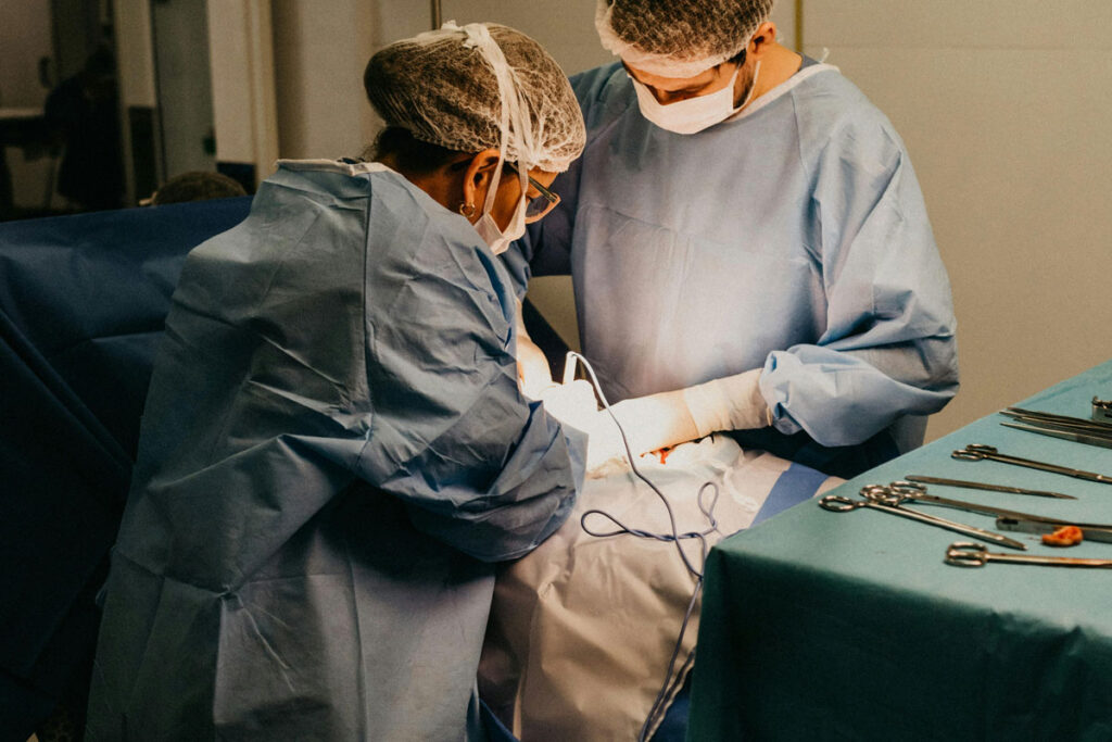 cirurgia hernia pexels