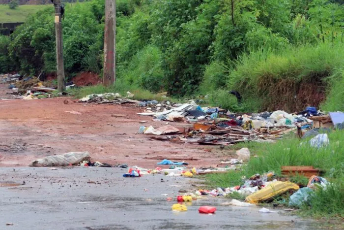 Descarte irregular de lixo supera em mais de 8 mil toneladas o recebido em ecopontos 3 Descarte irregular de lixo supera em mais de 8 toneladas o recebido em ecopontos