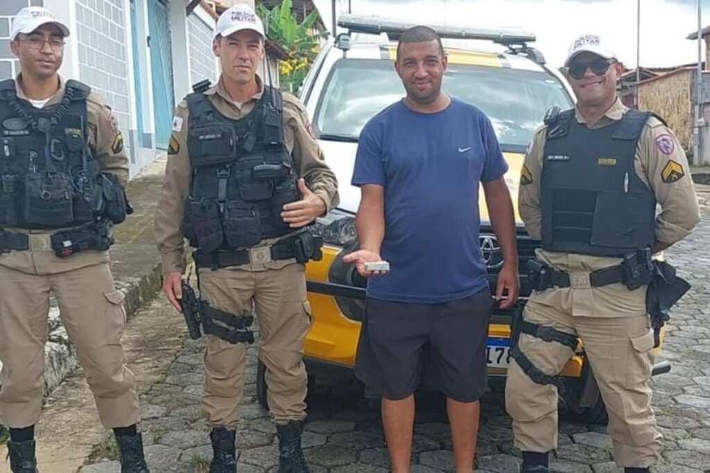 Homem recupera R$ 5 mil perdidos em rodovia 1 Homem recupera R$ 5 mil perdidos em rodovia após anúncio em redes sociais