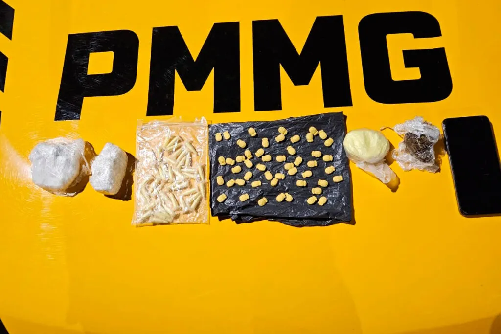 Motociclista é flagrado com R$ 3 mil em drogas de aluno de instituição federal de ensino