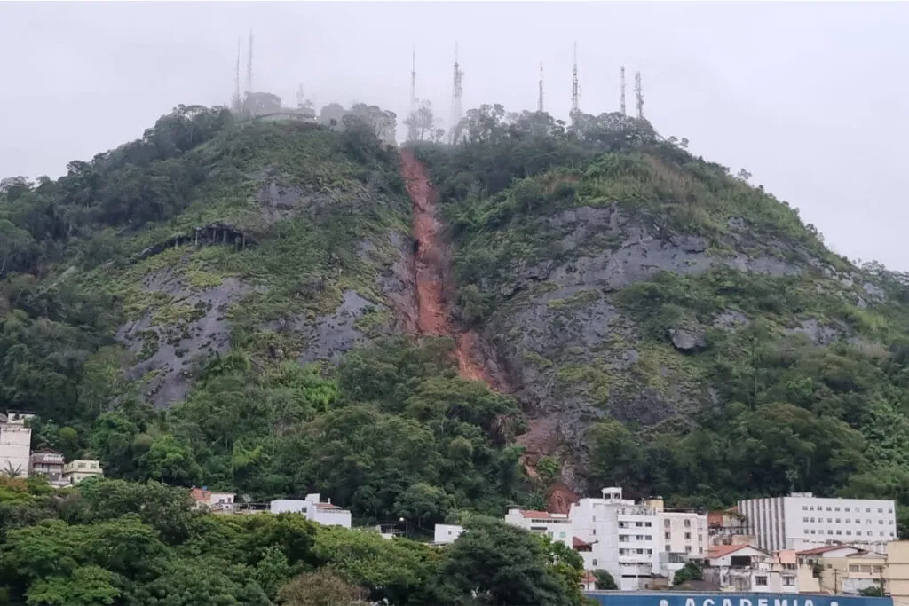 Evacuação: 600 famílias do Paineiras, Vila Ideal, Três Moinhos e Esplanada devem deixar suas casas 1 evacua 600 familias Leonardo Costa