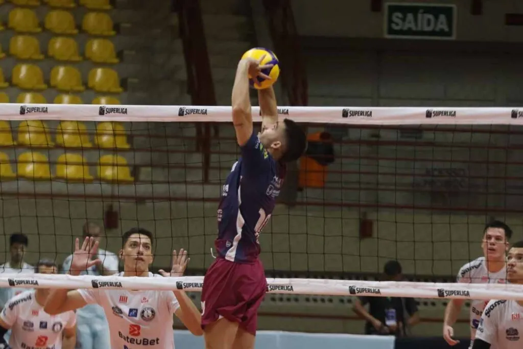 JF Vôlei recebe vice-lanterna antes da pausa da Superliga para o carnaval