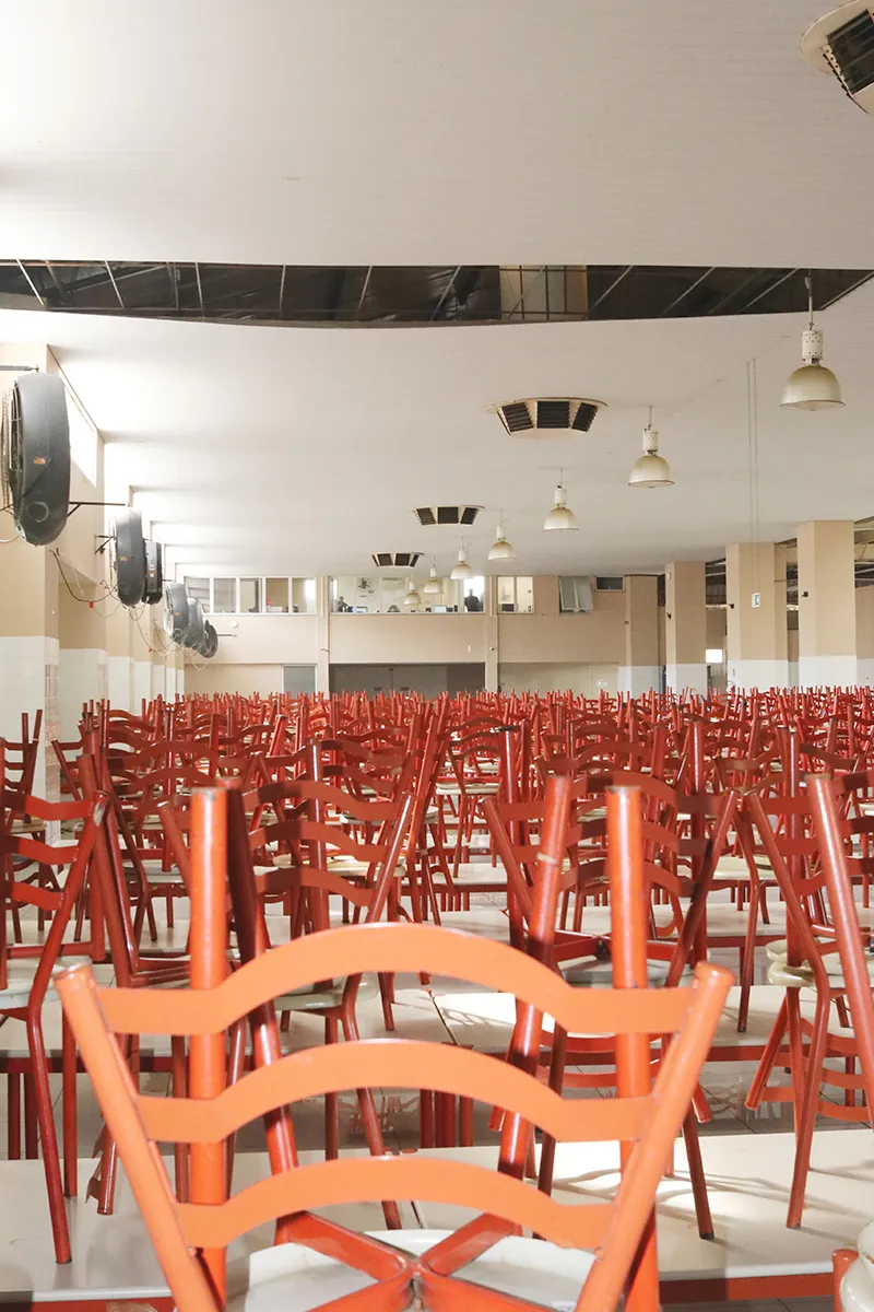 ru-ufjf-teto-danificado