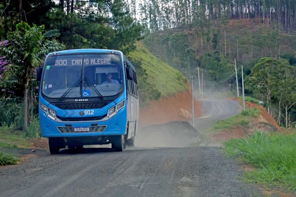 Moradora reclama de falta de ônibus no Bairro Campo Alegre