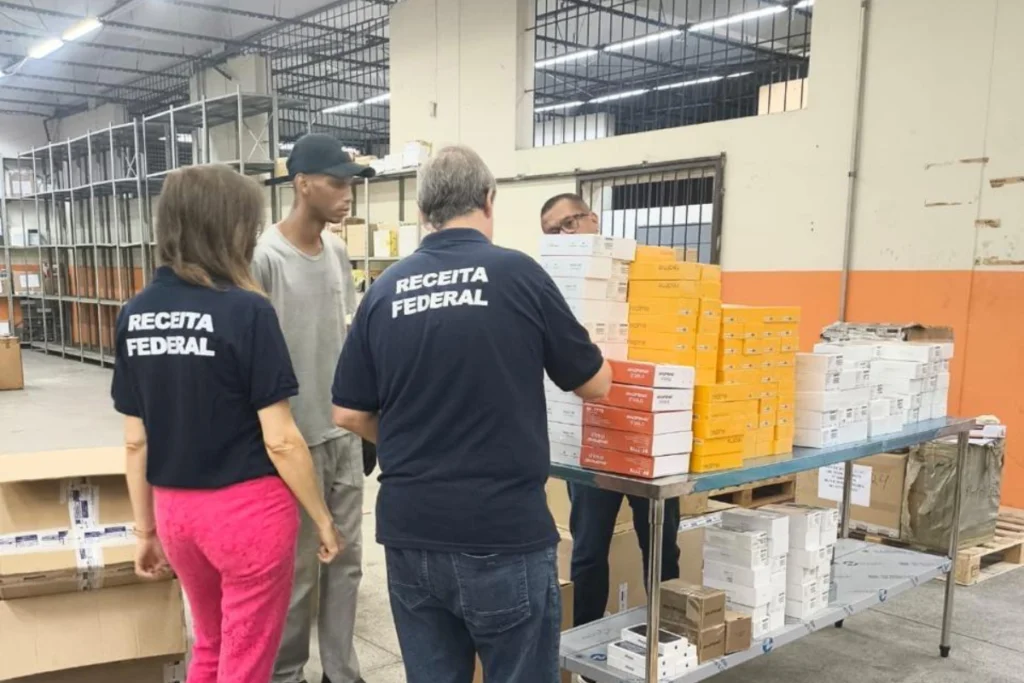 Receita Federal destina mercadorias a Juiz de Fora, Ubá e Matias Barbosa para ajudar moradores afetados pelas chuvas na Zona da Mata.