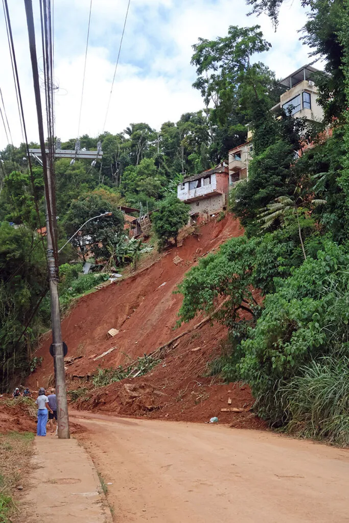 GRAMINHA---LEONARDO-COSTA-09