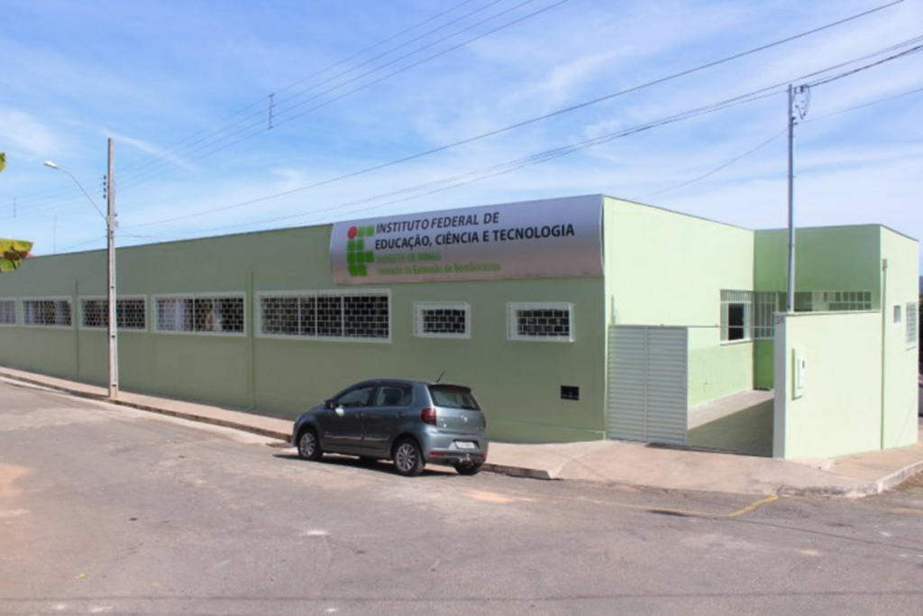Processo seletivo no IF Sudeste em Bom Sucesso oferece uma vaga para professor substituto e cadastro reserva, com jornada de 40 horas semanais