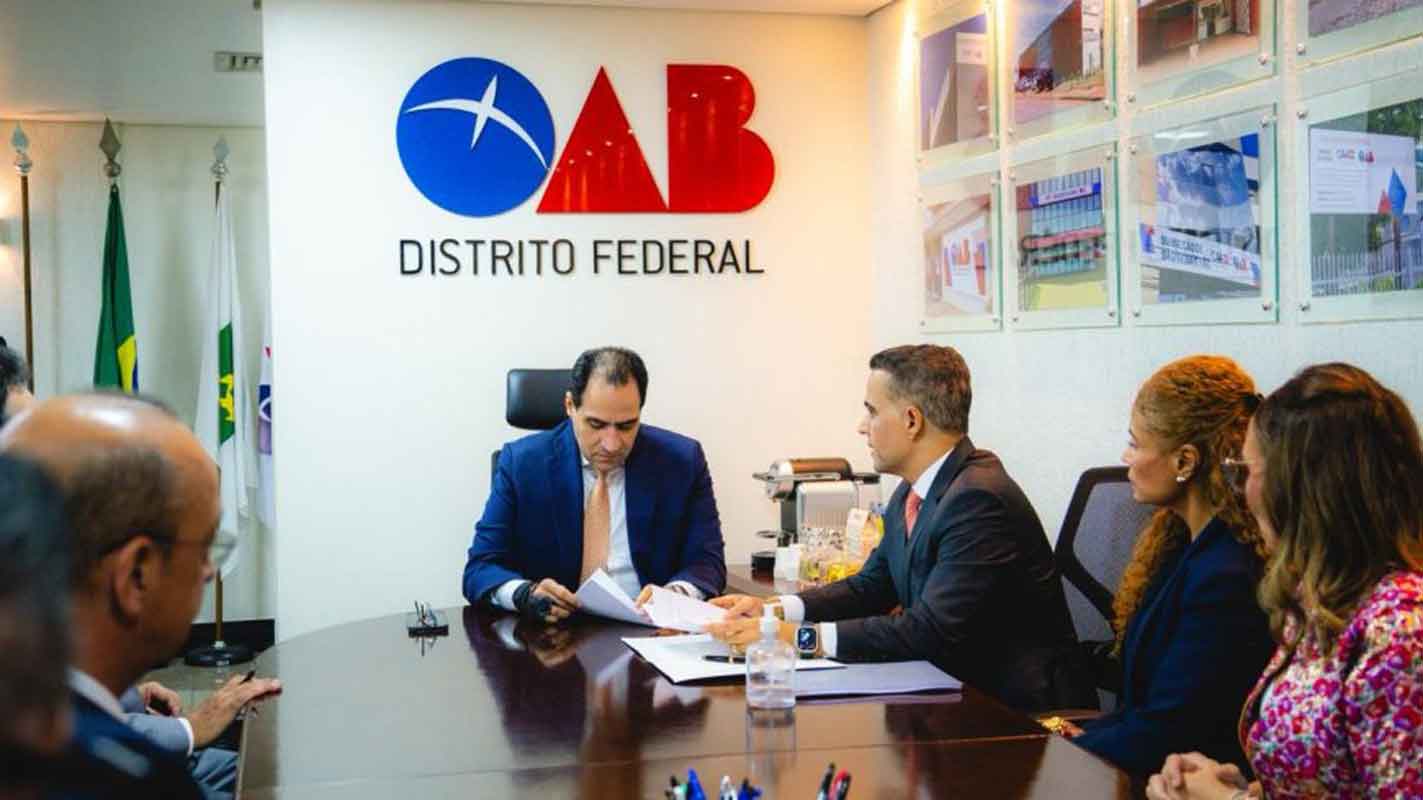 OAB-MG entregou ao Conselho Federal proposta de Código de Ética para Ministros do STF 2 OAB-MG entregou ao Conselho Federal proposta de Código de Ética para Ministros do STF