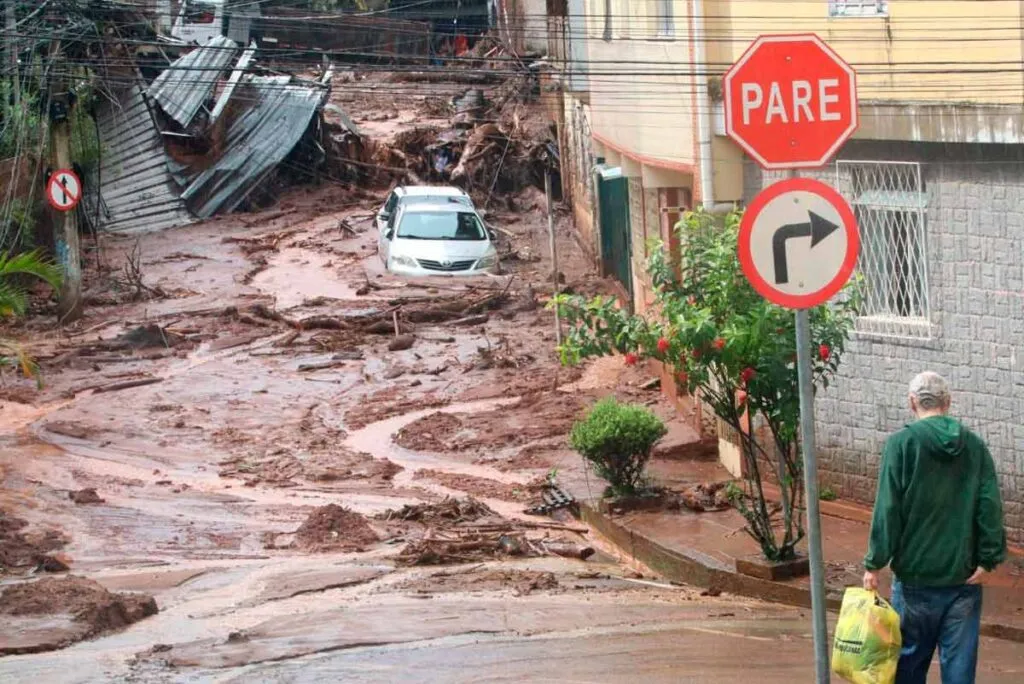 Paineiras: Prefeitura informa que retorno às residências depende de nova avaliação técnica da Defesa Civil 3 Situação de Paineiras, Três Moinhos e Parque Burnier foi citada 23 vezes em 26 anos na Câmara