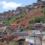 Bairro Esplanada: rua evacuada apresenta risco de desmoronamento desde 2001, segundo Defesa Civil