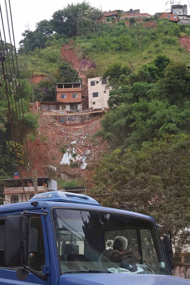 Moradores alegam falta de informação e incertezas após deslizamentos no Três Moinhos e Linhares 2 TRES MOINHOS LEONARDO COSTA 04