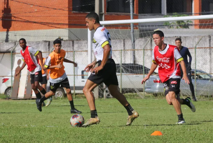 Preparação para o Mineiro: Uberabinha duela com o Atlético-MG no Estádio Municipal 1 UBERABINHA FELIPE COURI 23