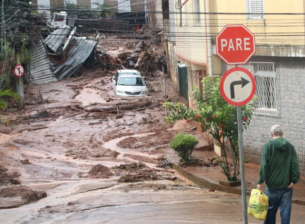 AO VIVO NA ANTENA 1 JUIZ DE FORA: Pós-Enchente, Saúde e Alertas Médicos: Limpeza Segura, Canetas Emagrecedoras, Audição e muito mais: acompanhe o Tribuna no Ar 1 WhatsApp Image 2026 03 03 at 07.29.35