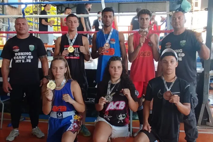 Boxe de JF tem destaque no Mineiro com seis medalhas de equipe e títulos individuais 1 academia do boxe.jpg. foto divulgacao