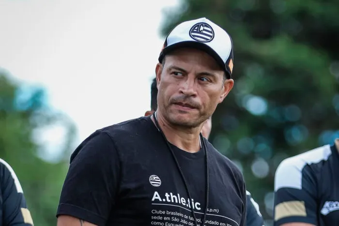 Alex afirma que Estádio Municipal não tem condições de receber confronto entre Athletic e Internacional