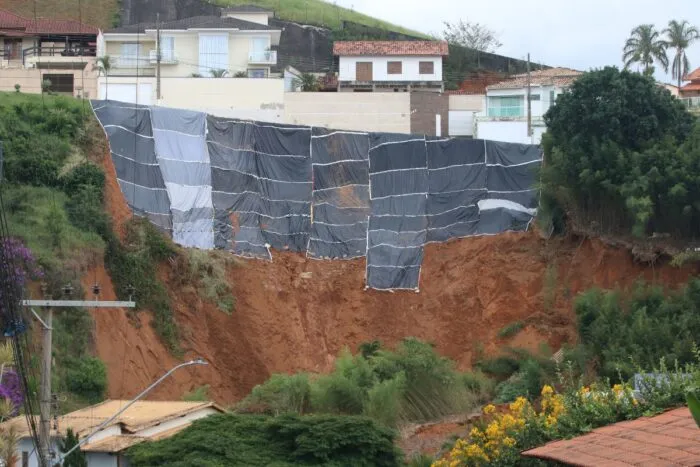 'Estamos invisíveis': moradores do Bom Clima denunciam risco de novos deslizamentos e falta de respostas 1 'Estamos invisíveis': moradores do Bom Clima denunciam risco de novos deslizamentos e falta de respostas