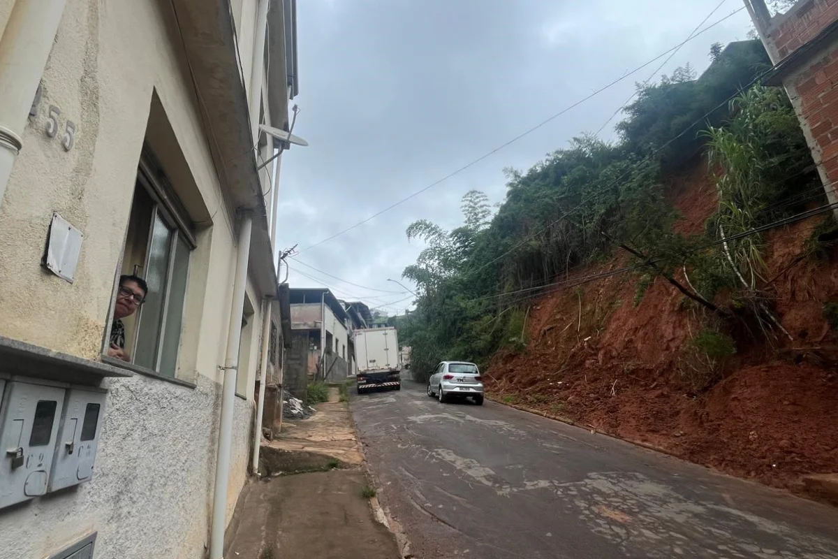 Deslizamentos mudam rotina e deixam moradores em vigília no Santa Cecília 1 fotos 5 1