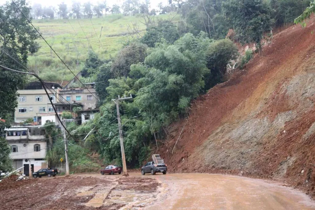 Ônibus voltam a circular na Rua Joaquim Vicente Guedes, no Bairro Graminha 1 graminha