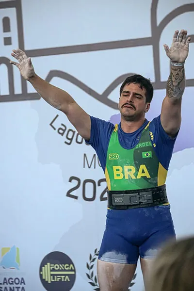 Com mais de 800 kg levantados, juiz-forano é campeão brasileiro de powerlifting 1 leo hermisdorf 2.jpg. foto powerclick media