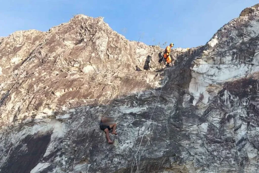 Bombeiros resgatam homem que se perdeu em trilha e passou a madrugada em paredão na Serra de São José
