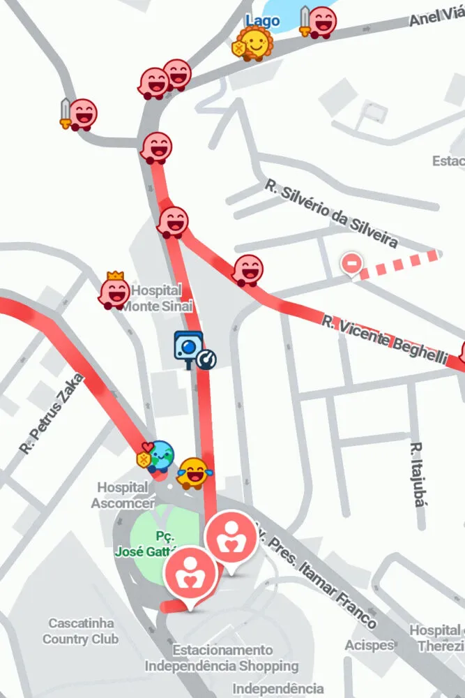 Veículo com defeito provoca congestionamento na Avenida Itamar Franco 1 Veículo com defeito provoca congestionamento na Avenida Itamar Franco