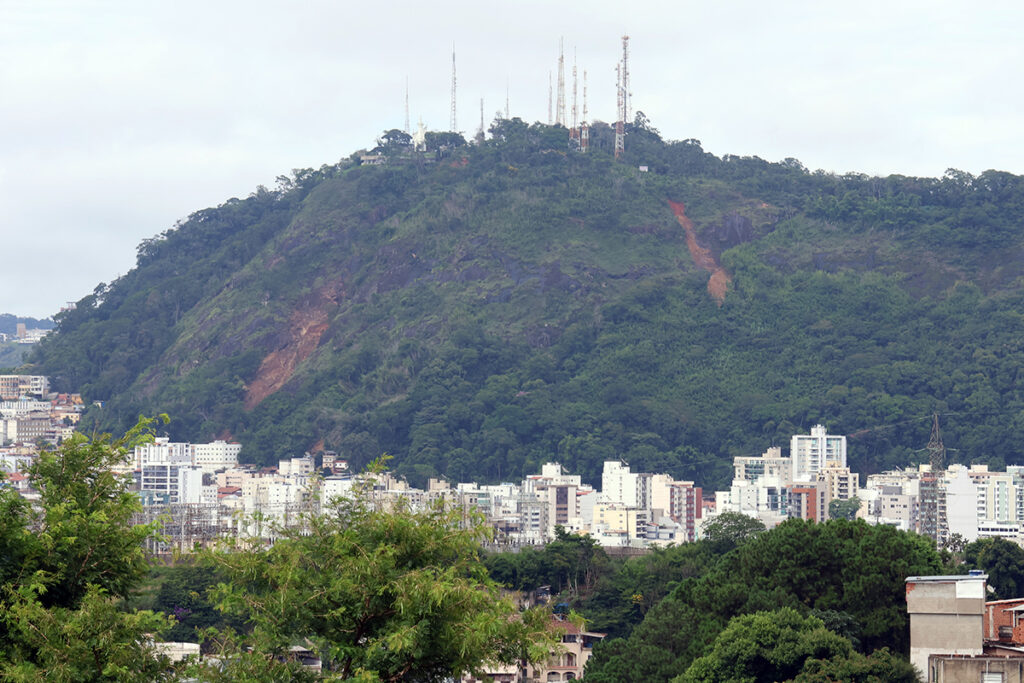 AO VIVO NA ANTENA 1 Juiz de Fora: Herançocracia, uso de vapes e o aumento de casos de câncer de pulmão, CONUPES 2026 e mais: acompanhe o Tribuna no Ar 1 turismo juiz de fora