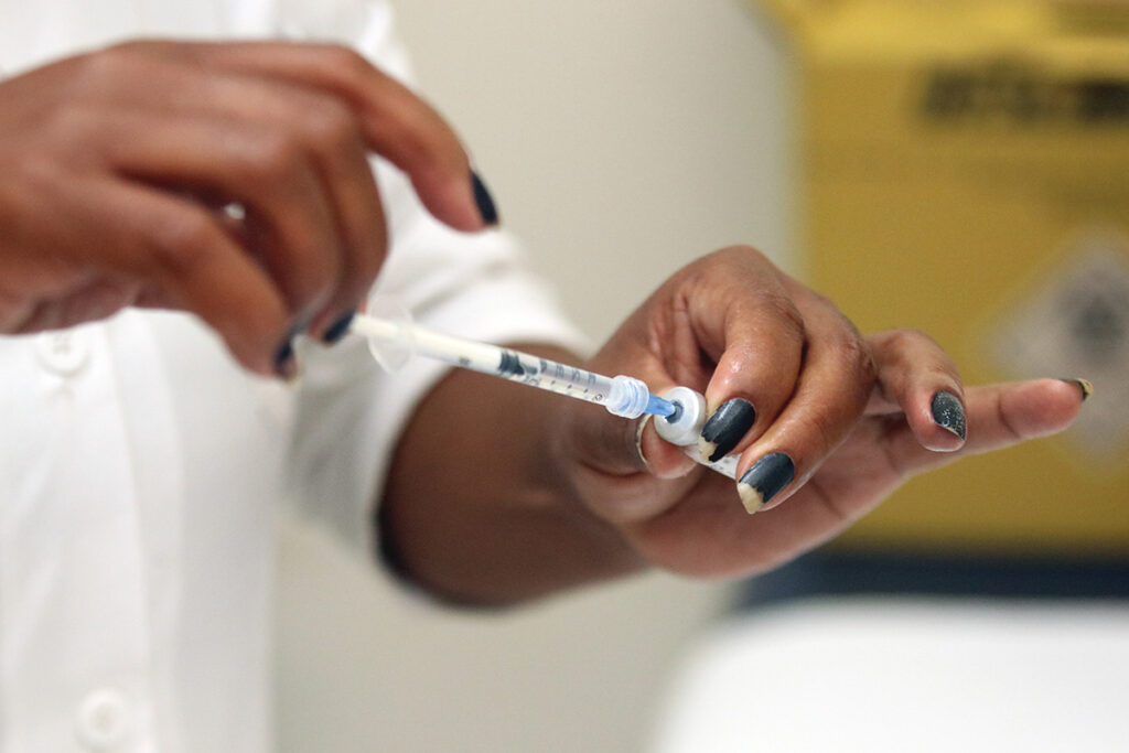 Vacinação contra a gripe começa nesta segunda em Juiz de Fora 1 Vacinação contra a gripe começa nesta segunda em Juiz de Fora vacina da gripe