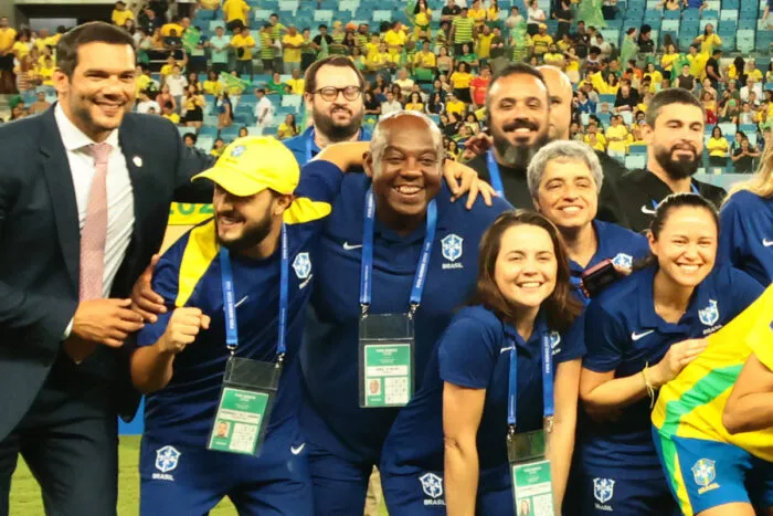 Massagista ex-Tupi é campeão pela Seleção Brasileira