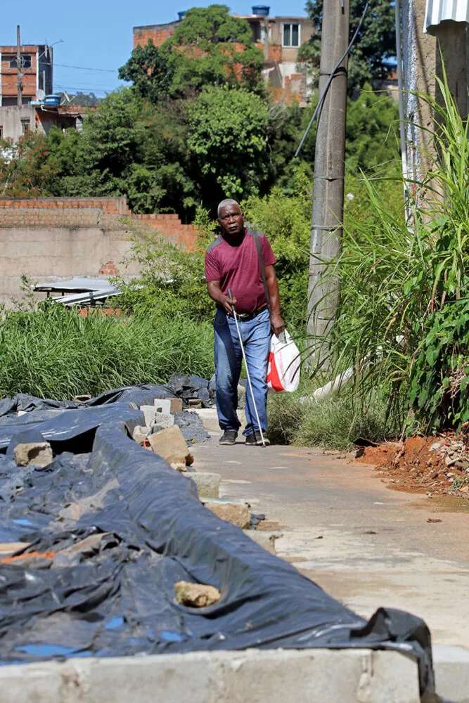 Após deslizamento, moradores do Dom Bosco temem novas ocorrências