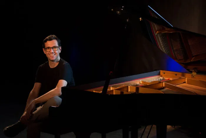 Pianista Guilherme Veroneze é o único brasileiro selecionado para tocar em concerto internacional em Paris 1 pianista paris