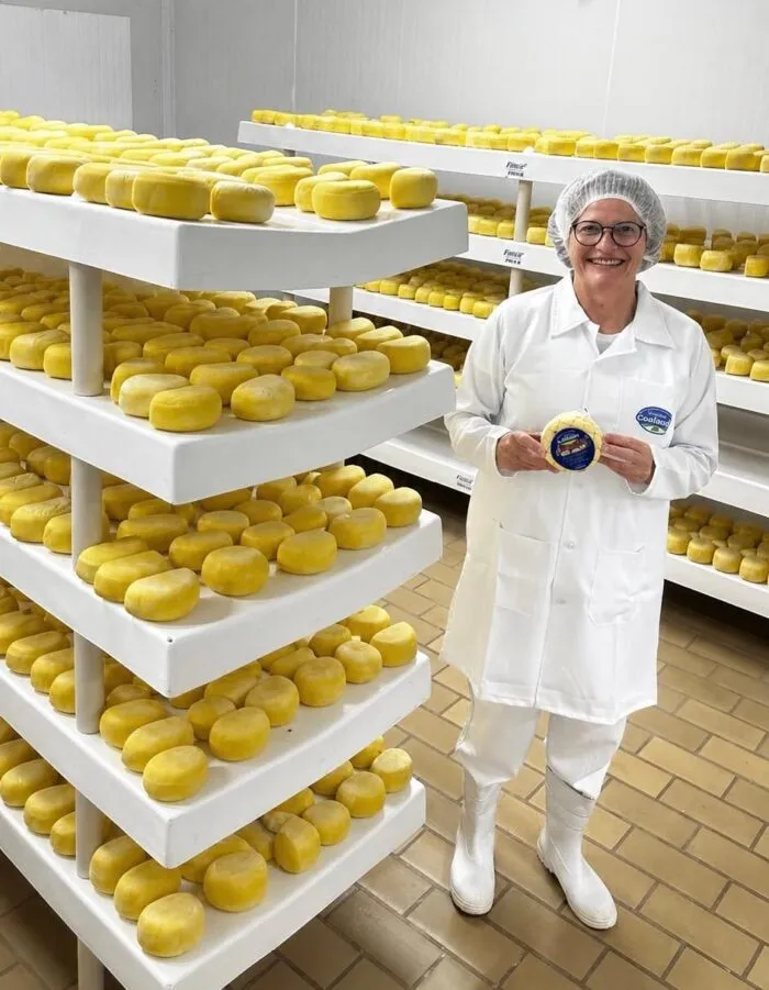 Queijo Minas Padrão premiado é descrito como de sabor acentuado e levemente ácido, característica que permite o consumo no café ou em receitas mais elaboradas