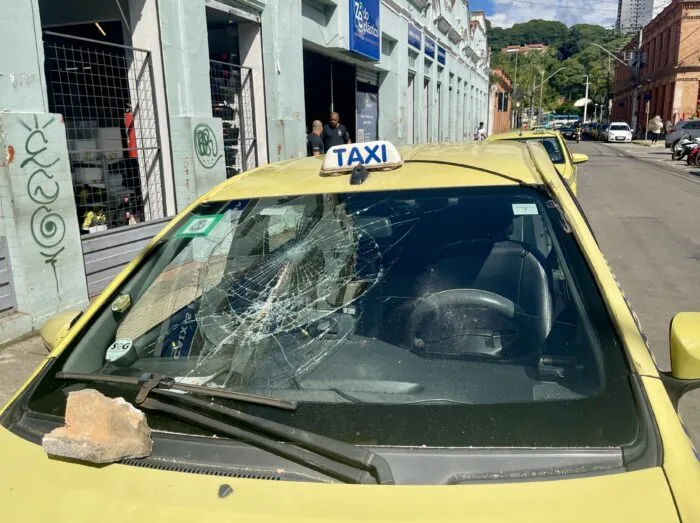 TAXI ATINGIDO FELIPE COURI 4.jpg