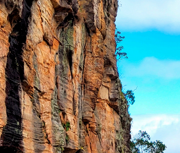 Trecho da face do Paredao de Santo