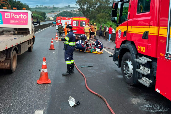 Acidente na BR-040 deixa um morto e dois feridos em Barbacena 1 vítima do acidente