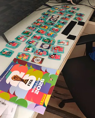Procura por álbum de figurinhas da Copa do Mundo movimenta fãs em Juiz de Fora 2 Procura por álbum de figurinhas da Copa do Mundo movimenta fãs em Juiz de Fora