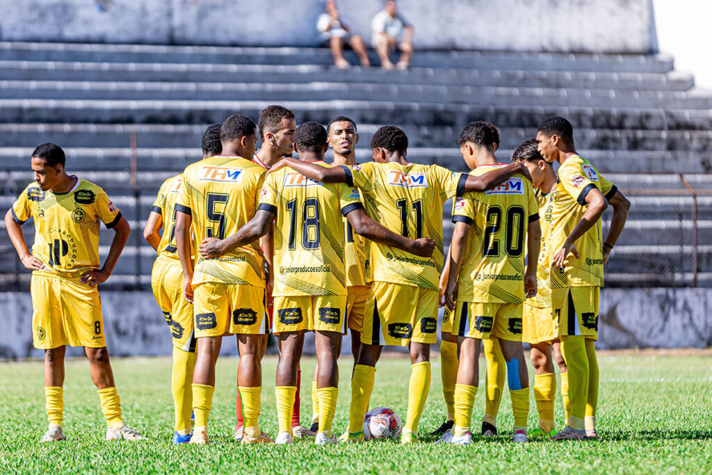 Em jogo com bombas lançadas no vestiário, Uberabinha é derrotado pelo Social 2 uberabinha